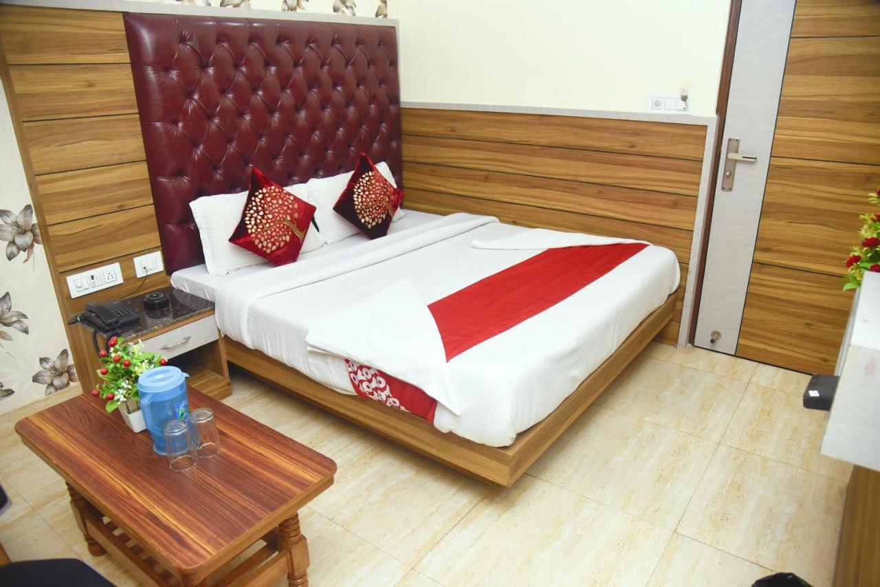 Hotel Delhi Darshan Deluxe-By Rsl Hospitality Нью-Дели Экстерьер фото