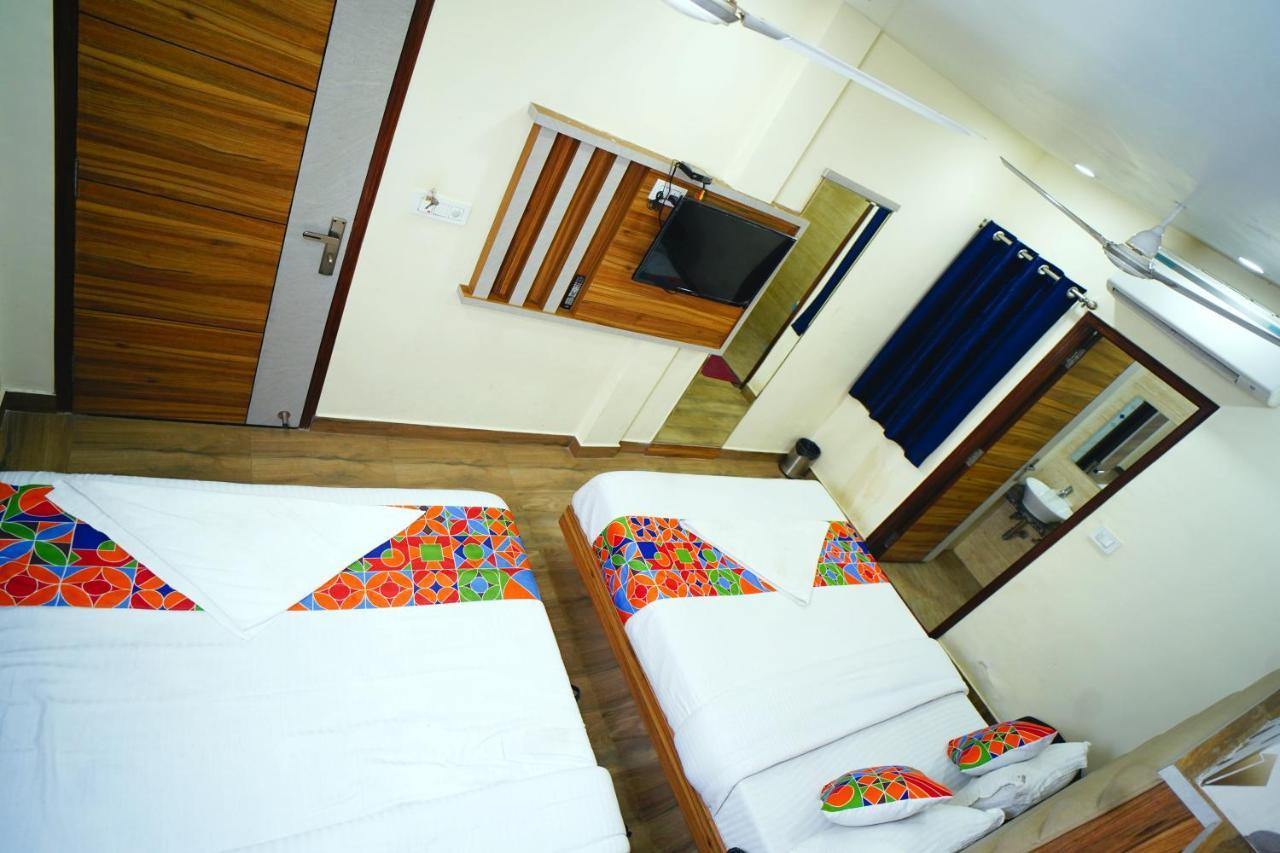 Hotel Delhi Darshan Deluxe-By Rsl Hospitality Нью-Дели Экстерьер фото