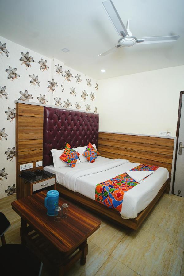 Hotel Delhi Darshan Deluxe-By Rsl Hospitality Нью-Дели Экстерьер фото